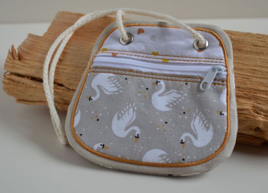 Bild von Brustbeutel Schwan beige