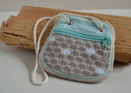 Bild von Brustbeutel Mini-Elefanten beige/mint