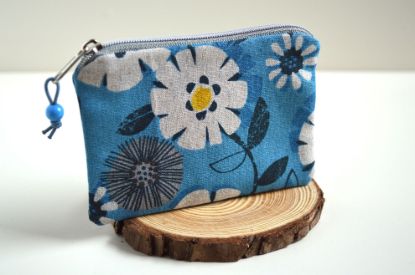 Bild von Minitäschchen Canvas Margeriten blau/grau Reißverschluss