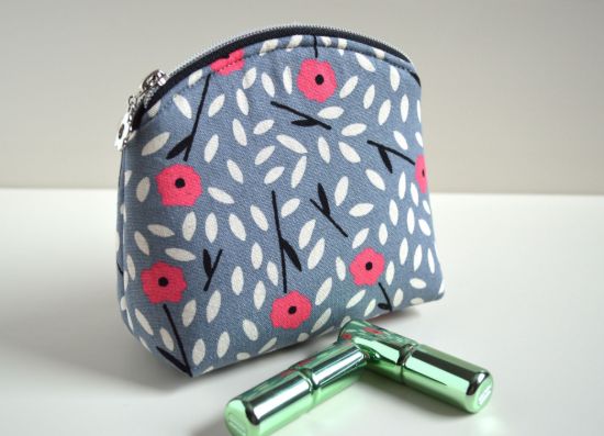 Bild von Kosmetiktäschchen Mohnblumen grau/rot