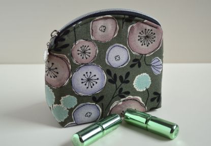 Bild von Kosmetiktäschchen Blumen oliv/bunt