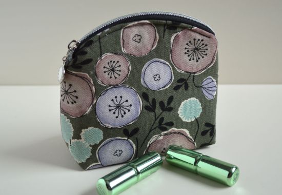Bild von Kosmetiktäschchen Blumen oliv/bunt