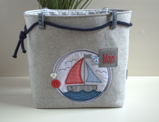 Bild von Utensilo maritim Schiffchen Ahoi grau/bunt