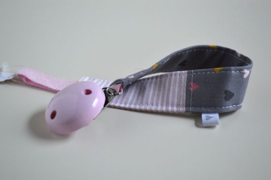 Bild von Schnullerband Herz grau/rosa