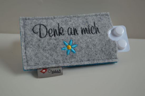 Bild von TablettenEtui Denk an mich grau/türkis