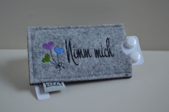 Bild von TablettenEtui Nimm mich grau/schwarz