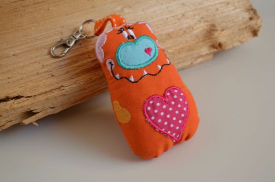 Bild von Anhänger Monsterchen orange