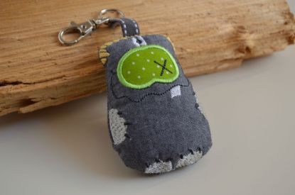 Bild von Anhänger Monsterchen dunkelgrau