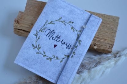 Bild von Mutterpass Blütenkranz weiß