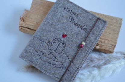 Bild von Mutterpass Babyfüßchen hellbraun